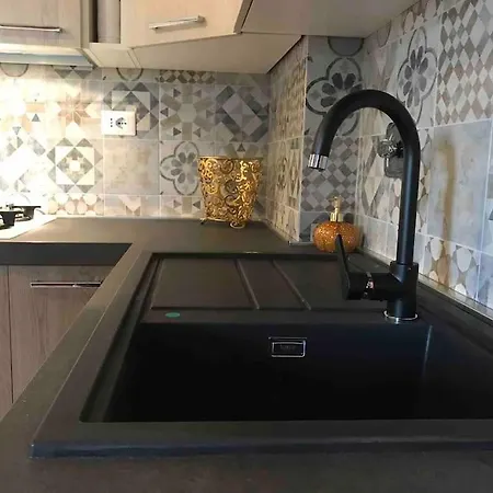 Apartment With Private Parking - Roma Est. Lunghezza