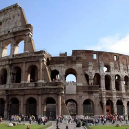 Apartment With Private Parking - Roma Est. Lunghezza