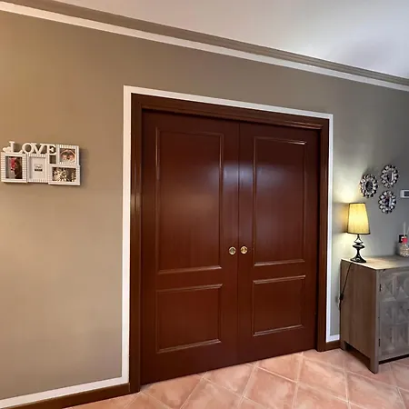 With Private Parking - Roma Est. Apartment