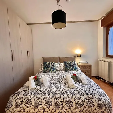 Apartment With Private Parking - Roma Est.
