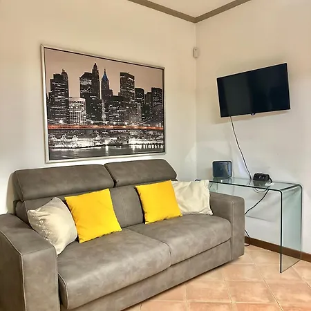 With Private Parking - Roma Est. Apartment *